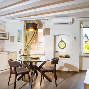 Nata 4 Stars Apartman
